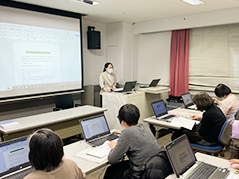 横浜校でスクールセミナーを開催したときの様子の画像